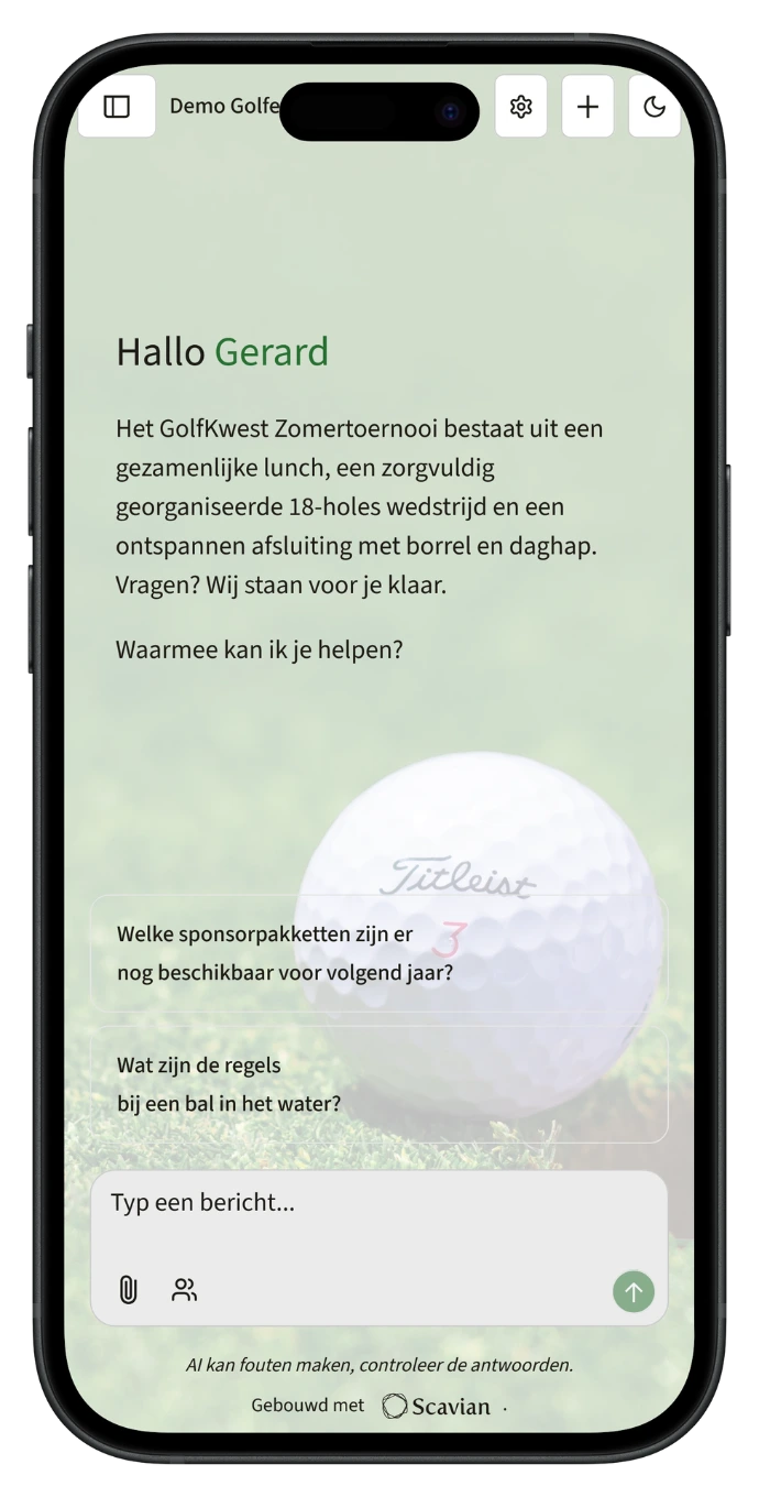 Golfbal op de green